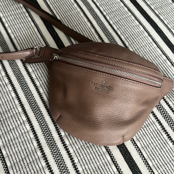 KATE SPADE Belt Bag/Crossbody - Picture 1 of 2